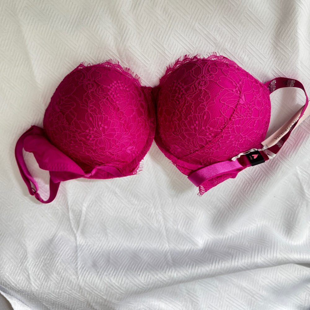 Victoria Secret Bra - Picture 3 of 8